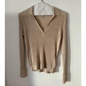Reiss V neck sweater. Hardly worn. Super soft to the touch. Size Medium.